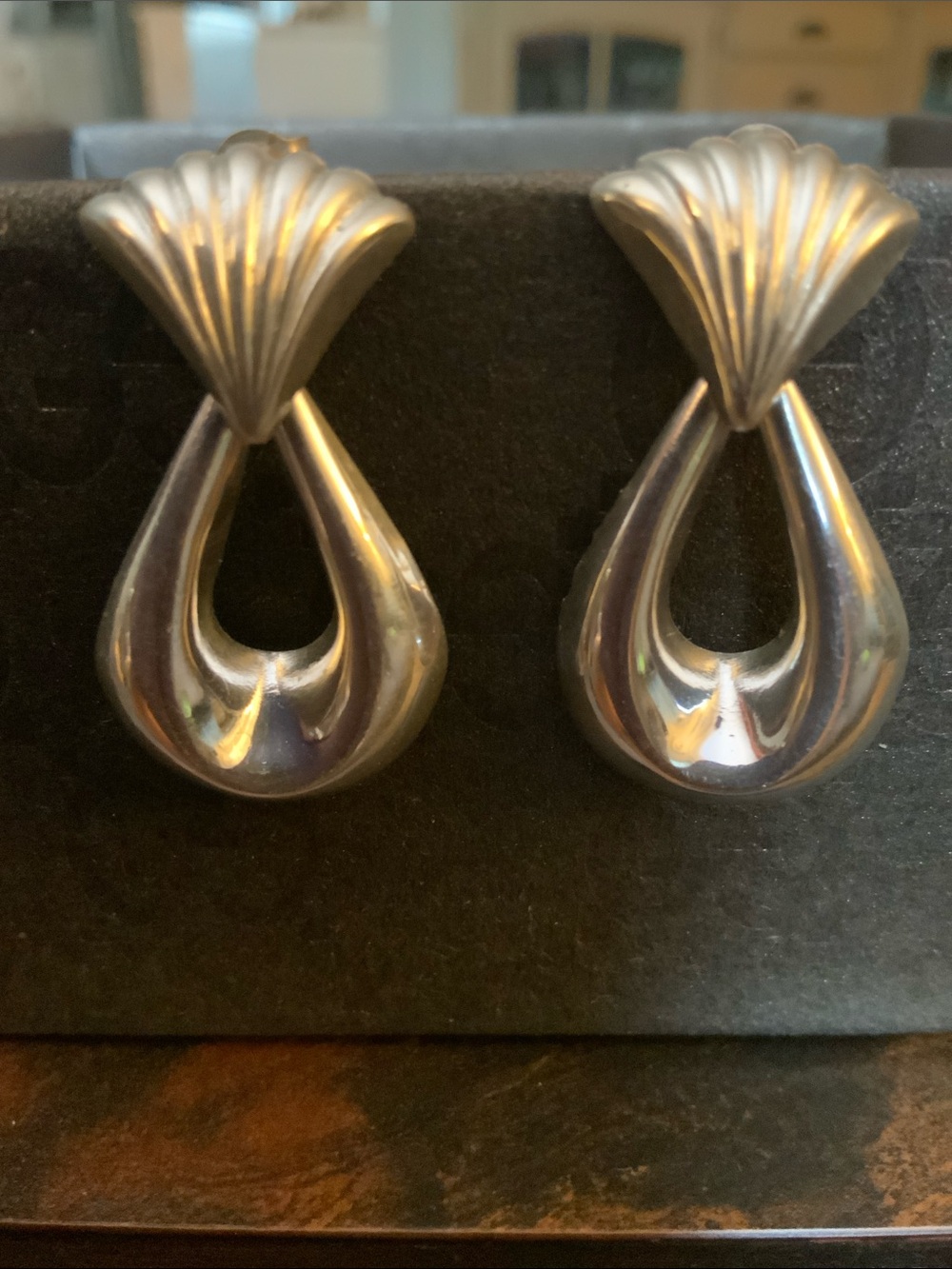 Sterling Silver Teardrop Shell Earrings.
